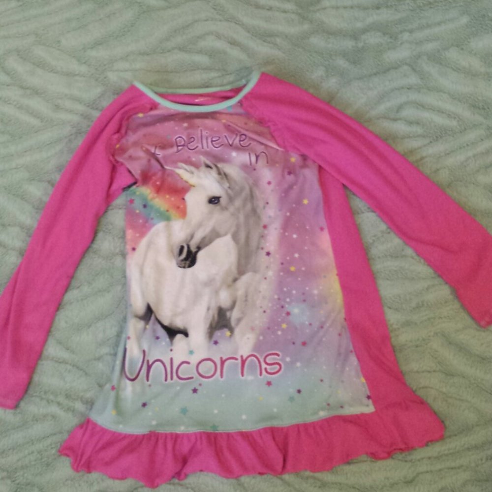 Sleep where gown size (7/8).